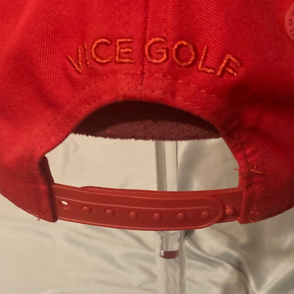 Red Cap - Picture 3 of 8